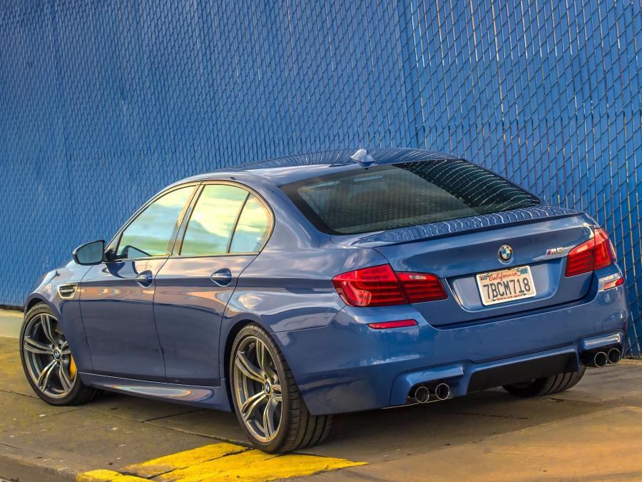  BMW M5 2013 года  (US) (фото 6 из 10)